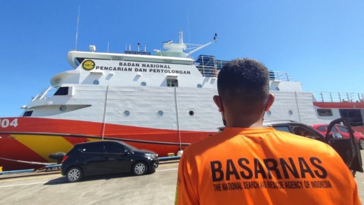 SAR Team Searches For Workers Dried By Currents At Takalar Dam, South Sulawesi