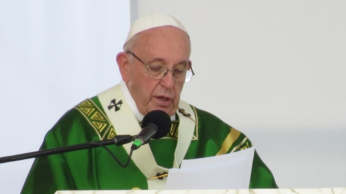 Still In The Post-Operation Recovery Process, Pope Francis Doesn't Give General Blessings On Sunday