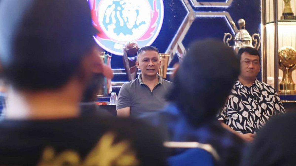 Iwan Budianto Makes Aremania Calm, Arema FC Existence Will Continue To Be Maintained