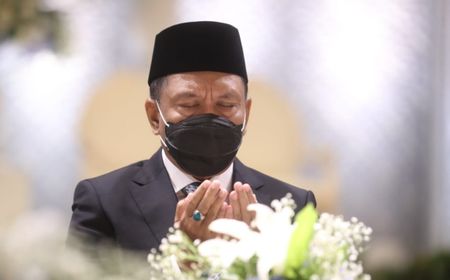 Ucapan Duka Cita Presiden Jokowi Disampaikan Menpora Amali saat Takziah ke Rumah Duka Markis Kido