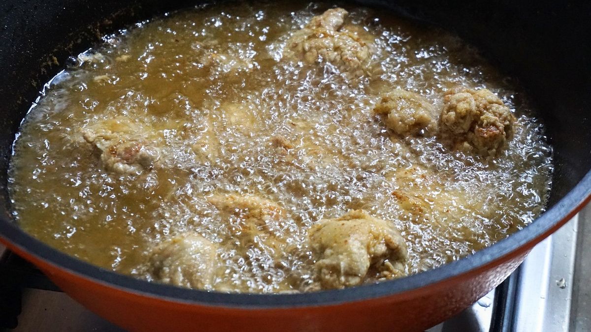 Cara Membuat Minyak Ayam Sendiri di Rumah, Yuk Ikuti Langkah-langkahnya 