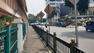 Pemprov DKI dan KAI Uji Coba Pelican Crossing di Stasiun Cikini