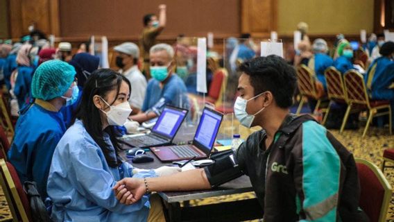 Akui Penanganan COVID-19 Indonesia Sudah Baik, DPR: Tinggal Percepat Suplai Vaksin ke Daerah
