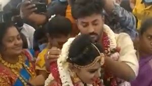 Pasangan India Gelar Pernikahan di Udara Saat <i>Lockdown</i>, Otoritas Penerbangan Lakukan Penyelidikan