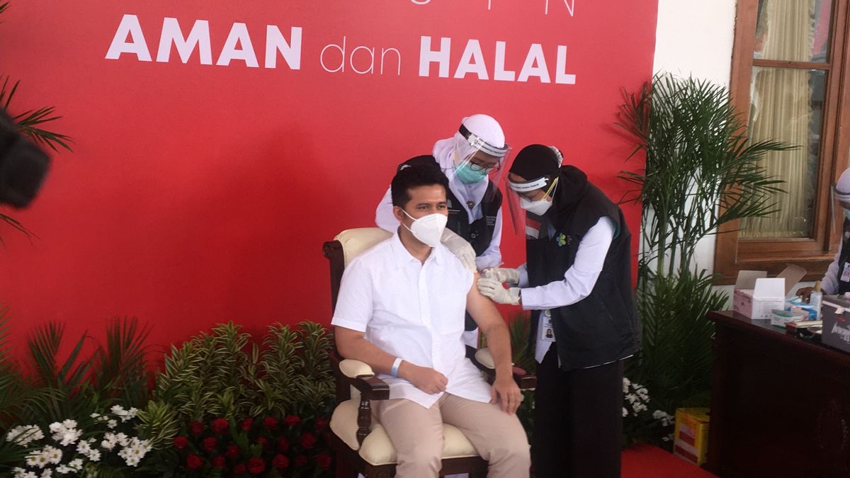 Deputy Governor Emil Dardak Becomes The First Person Injected With The COVID-19 Vaccine In East Java