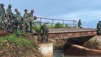 Le pont d’urgence de Koto Balingka ouvre l’isolement des habitants après les inondations de Bandang