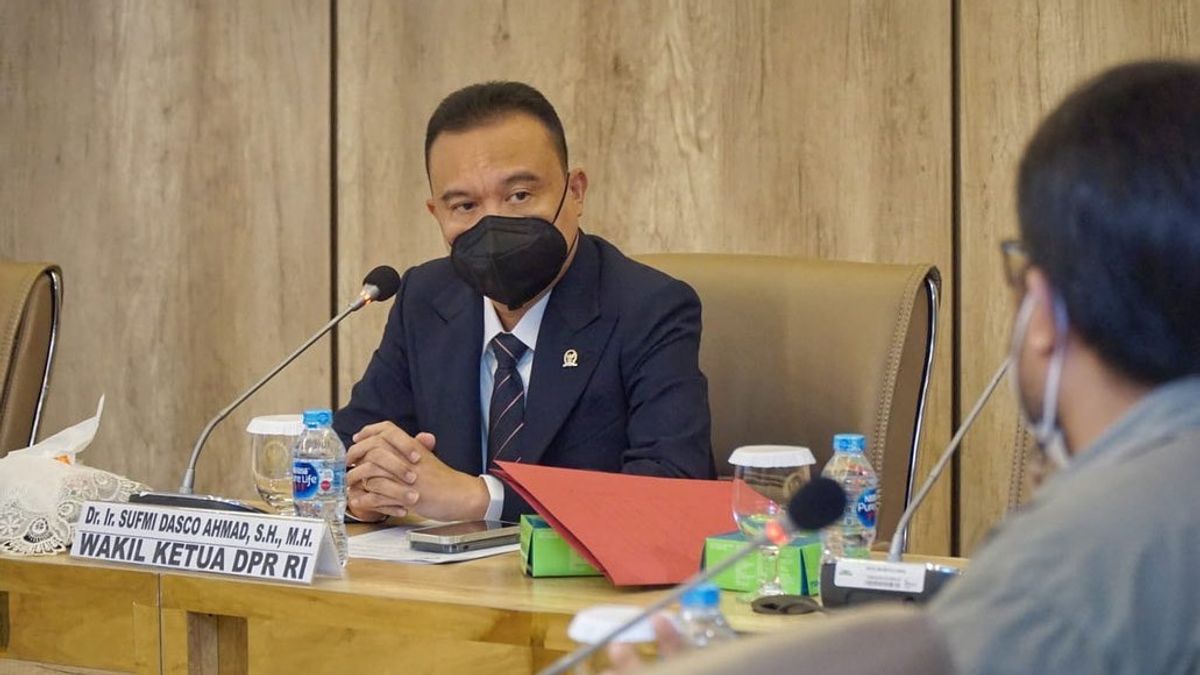 DPR Minta Pemerintah Kaji Wacana TNI-Polri jadi Penjabat Kepala Daerah