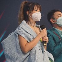 Meminjam Kacamata Praktisi Public Speaking Melihat Panggung Canggung Nia Ramadhani