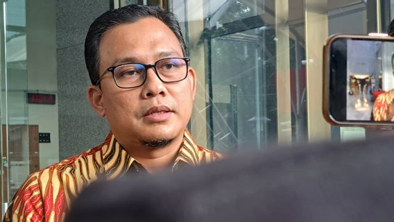 Tukang Cukur Lukas Enembe Dicecar KPK Gegara Pernah Disuruh ke Singapura