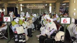 Berisiko Kesehatan Tinggi, 14 Calon Haji Embarkasi Batam Dilengkapi Jam Pintar
