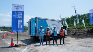 PLN Sediakan SPKLU Mobile Pertama di di Ruas Tol Jawa Tengah, Gubernur Ganjar Berikan Apresiasi