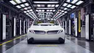 BMWは、税務に優しい車両に対する消費者の関心を満たすために、4シリーズのグランクープでガソリンエンジンを放棄します