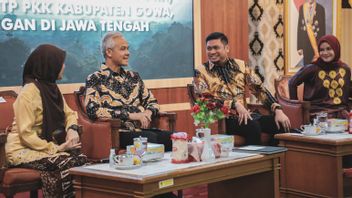 Ganjar Pranowo Receives Study Copy Of Regent And All Village Heads From Gowa