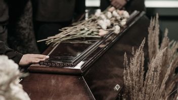 悲しみに暮れる家族を慰めるために歌われたキリスト教の悲しみ歌を理解する