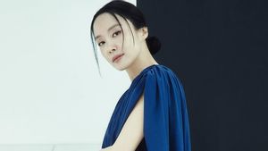 Lee Chang Dong Reuni dengan Jeon Do Yeon untuk Film <i>Possible Love</i>