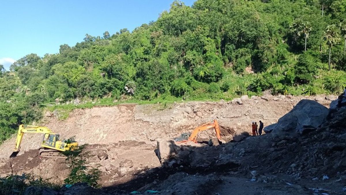 イルエイプ山の斜面の18人の住民が死亡しているのを発見