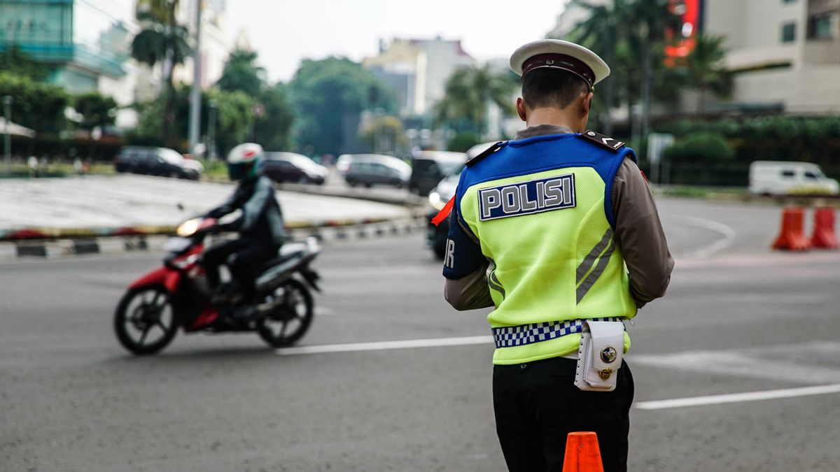 Hasil Tes <i>Swab</i> Anggota Samsat Jaktim Belum Keluar, Pelayanan Tetap Dibuka