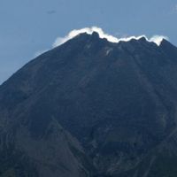 Gunung Merapi Keluarkan Guguran Material Sejauh 200 Meter