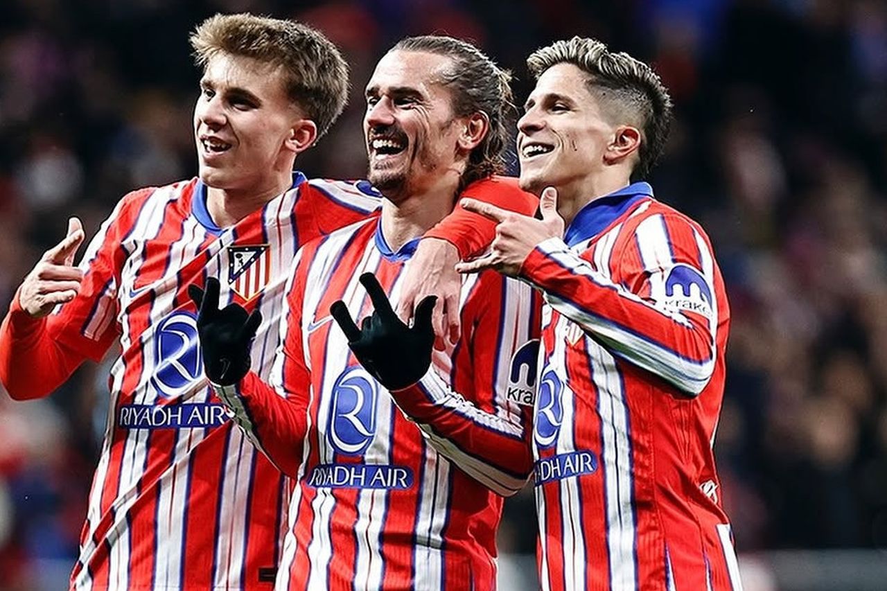 激レア アトレティコ・マドリード ガウン バスローブ Atletico 海外 