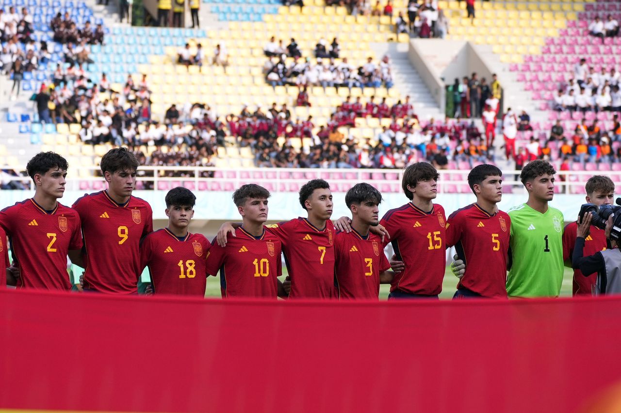 Uzbekistan v Spain, Group B