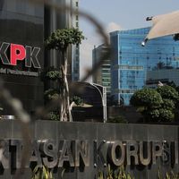 工会的创始人向KPK报告前PT Pos Boss涉嫌涉嫌数千亿美元的腐败