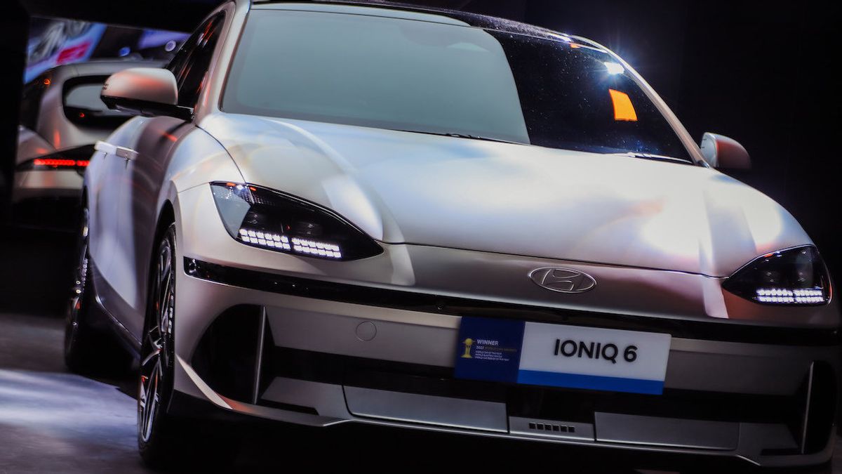 Hyundai Ioniq 6 Meraih Penghargaan Mobil Terbaik dari IIHS 