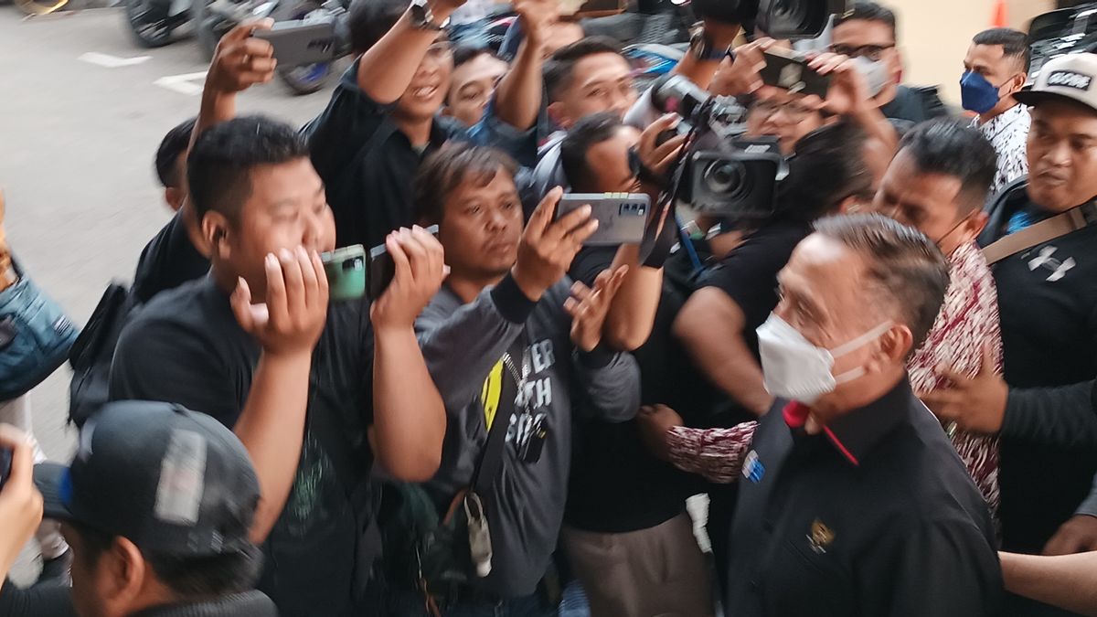由东爪哇地区警察检查5小时，PSSI凯图姆伊万布勒迪切卡45个与坎朱鲁汉悲剧有关的问题