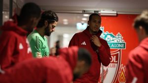 Van Dijk Minta Pemain Bertanggung Jawab karena Mengecewakan Arne Slot di Tengah Musim Berantakan