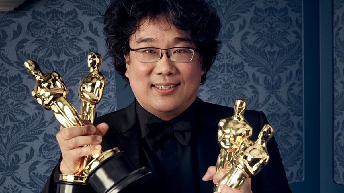 Bong Joon Becomes An Oscar-Nominated Reader