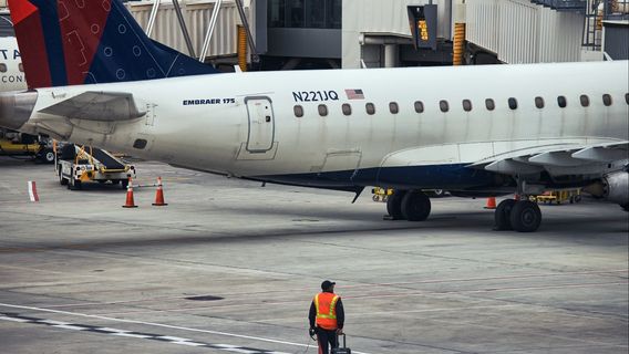 Delta, United And American Airlines Flights Temporarily Stopped