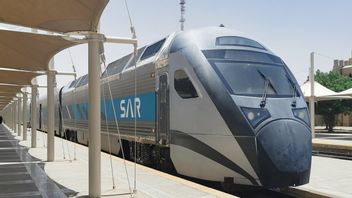 اصنع التاريخ: 32 امرأة سعودية أكملن تعليمهن الميكانيكي وسيقودن القطار السريع بين مكة المكرمة والمدينة المنورة
