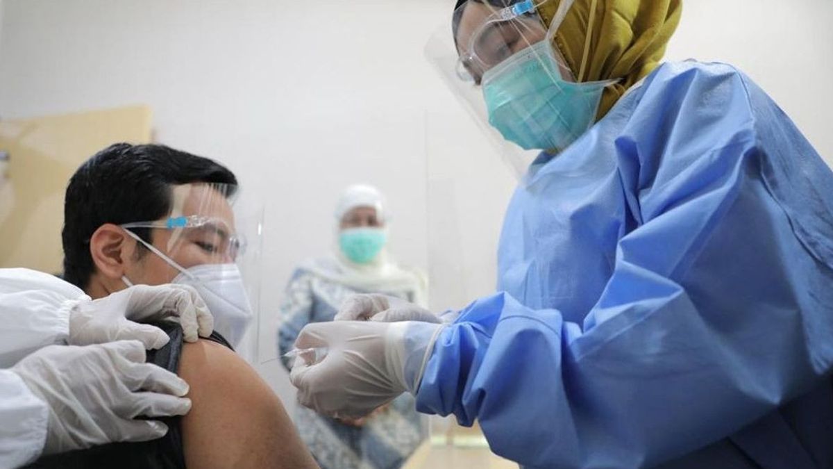 Jokowi Ordonne Que La Vaccination Contre La COVID-19 Soit Appelée Spécialement Pour Les Personnes Vivant Dans Des Zones Reculées