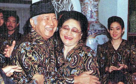 Pahit Manis Kisah Cinta Pak Harto dan Bu Tien