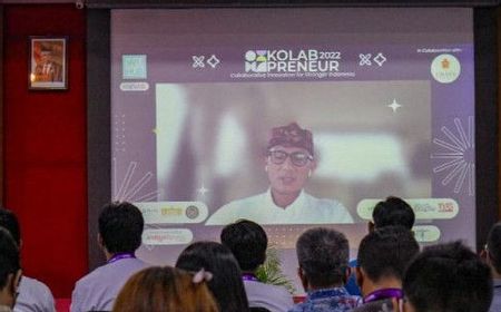 Ajak Mahasiswa Ubaya Rutin Konsumsi Hiburan Lokal, Menteri Sandiaga: RI Lampaui Korea 5 Tahun ke Depan