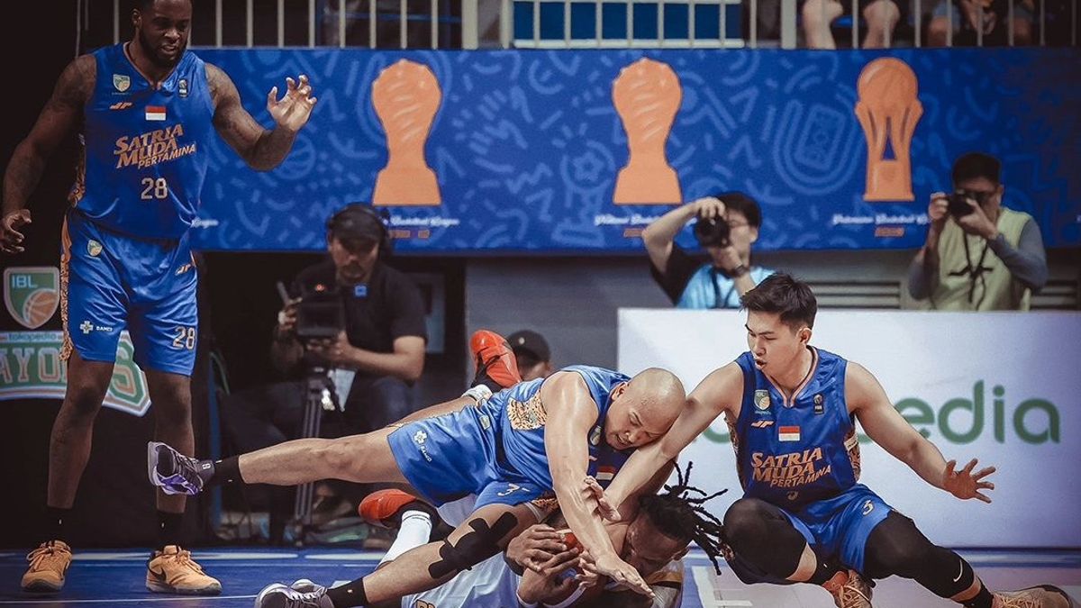 Playoff IBL 2024: Satria Muda dan Prawira Bandung Amankan Gim Pertama