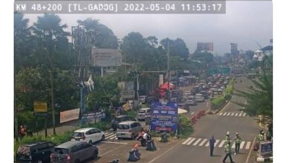 Seperti Ini Kondisi Lalin di Gerbang Tol Ciawi 1 Hingga Simpang Gadog Pukul 11.47 WIB, Masih Padat!