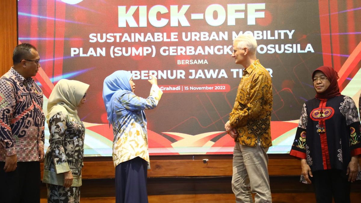 Khofifah Optimistic Mass Transportation At Gerbangkertosusila Encourages The Economy Of East Java