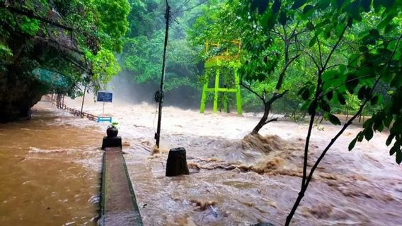 バンティムルンマロス観光公園は洪水のため閉鎖