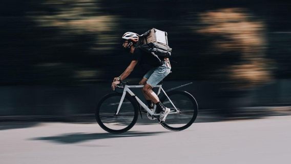 汽车禁止通过 Jlnt 坎蓬梅拉尤， 骑自行车的公路自行车怎么能？这里是一个运输机构的解释