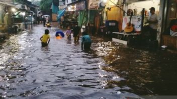 وبالتالي فإن سبب الفيضانات في شمال كيمانغ ، Jaksel مدينة الحكومة يدعو المالك يطلب تفكيك المبنى نفسه
