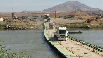 シリア、外国トラックの入国を禁止、レバノン・ヨルダンに影響