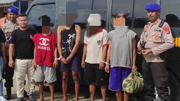 مقتل خمسة صيادين على يد ساتبوليرود أثناء استخدام قنابل الأسماك في تانجونج سينيني بلوك ووترز