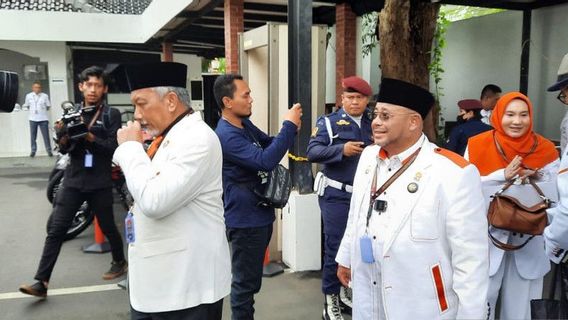 Diiringi Karnaval Budaya, PKS Daftarkan Bakal Calon Anggota DPR ke KPU