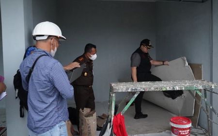 Bupati Kediri Mas Dhito Tendang Plafon Langsung Jebol, Bongkar Penyelewengan Proyek Rp12 Miliar Pasar Wates