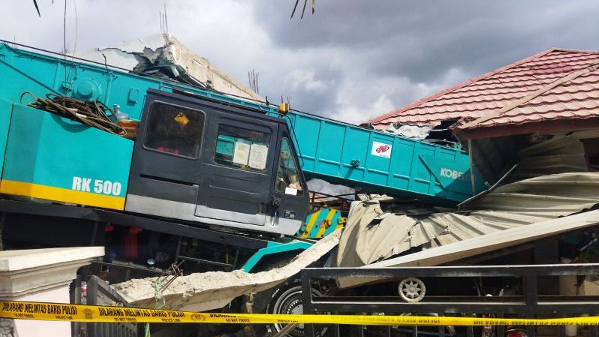 ラブアンバホの1軒家と2台の車両のセルドゥクプロジェクトのブロングブレーキ、クレーン