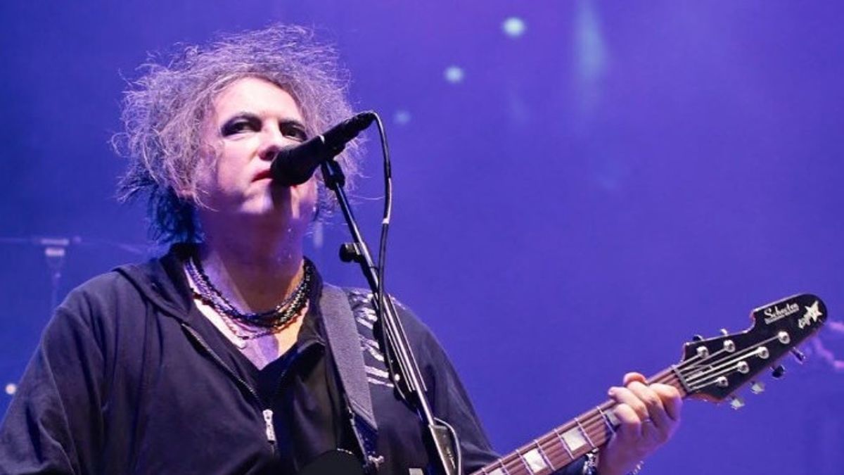 Singing Songs From The Cure New Album So How Robert Smith Overcomes Grief