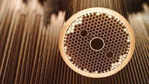 Serat Optik Berinti Kosong untuk Transmisi Data Ultra Cepat