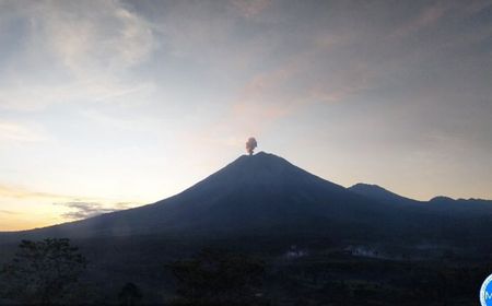 Gunung Semeru Kembali Erupsi Selama 106 Detik