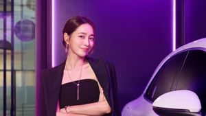 Lee Min Jung Dikritik Usai Pakai Tas Mewah di Gereja Venice