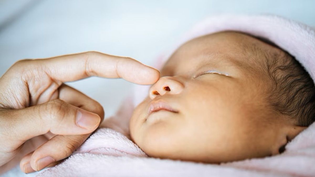 Kenali 5 Tanda Bayi Kuning yang Normal 